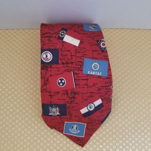 ROUNDTREE & YORKE FLAGS TIE #33